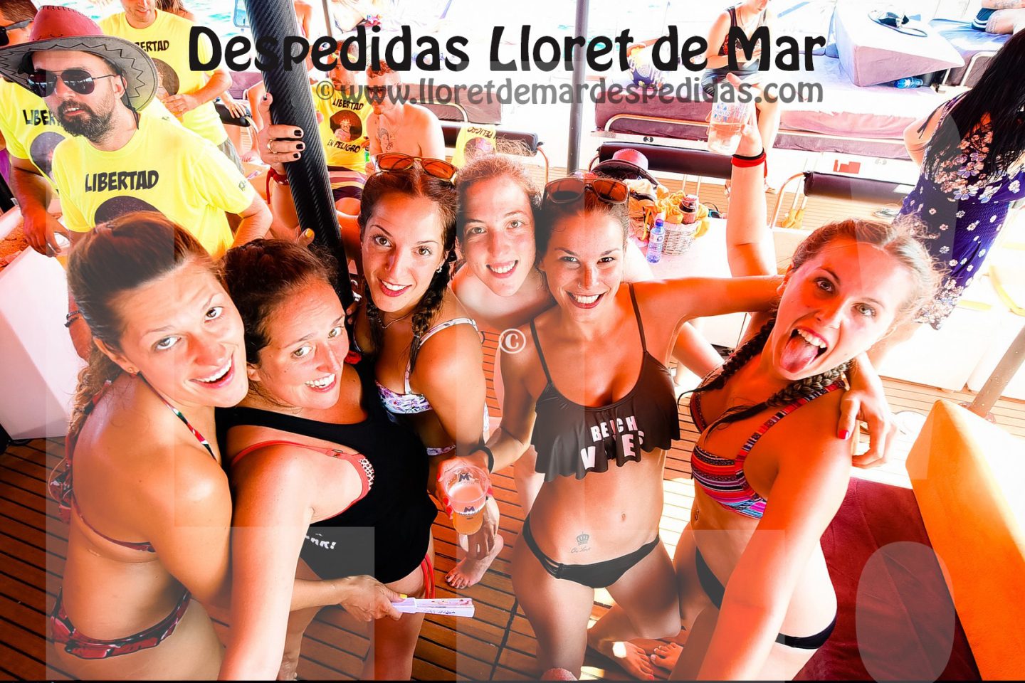 Fiestas-en-barco-platja-daro.jpg